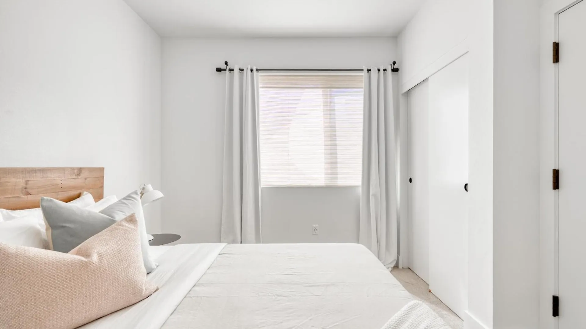 Stay Portland - Stylish Luxe Suite N Williams & Alberta Districts Apartment
