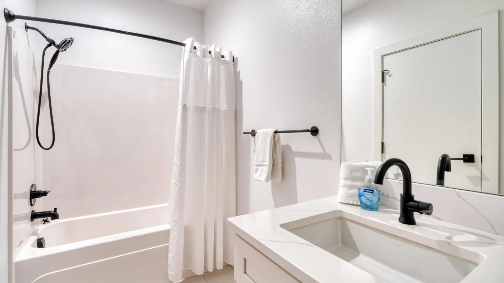 Stay Portland - Stylish Luxe Suite N Williams & Alberta Districts 0*,  United States